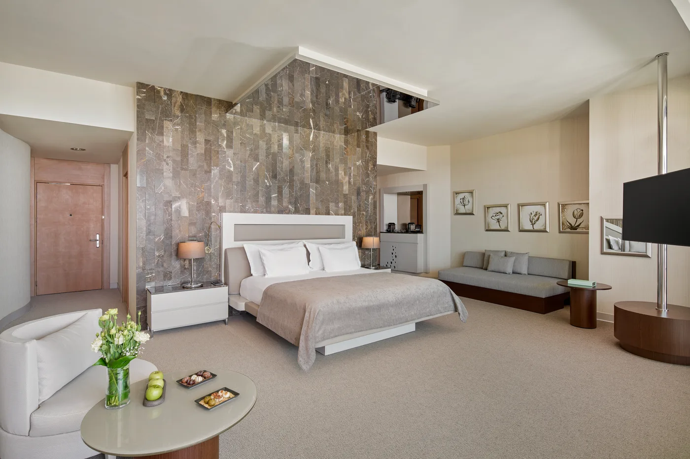 Maxx Suite